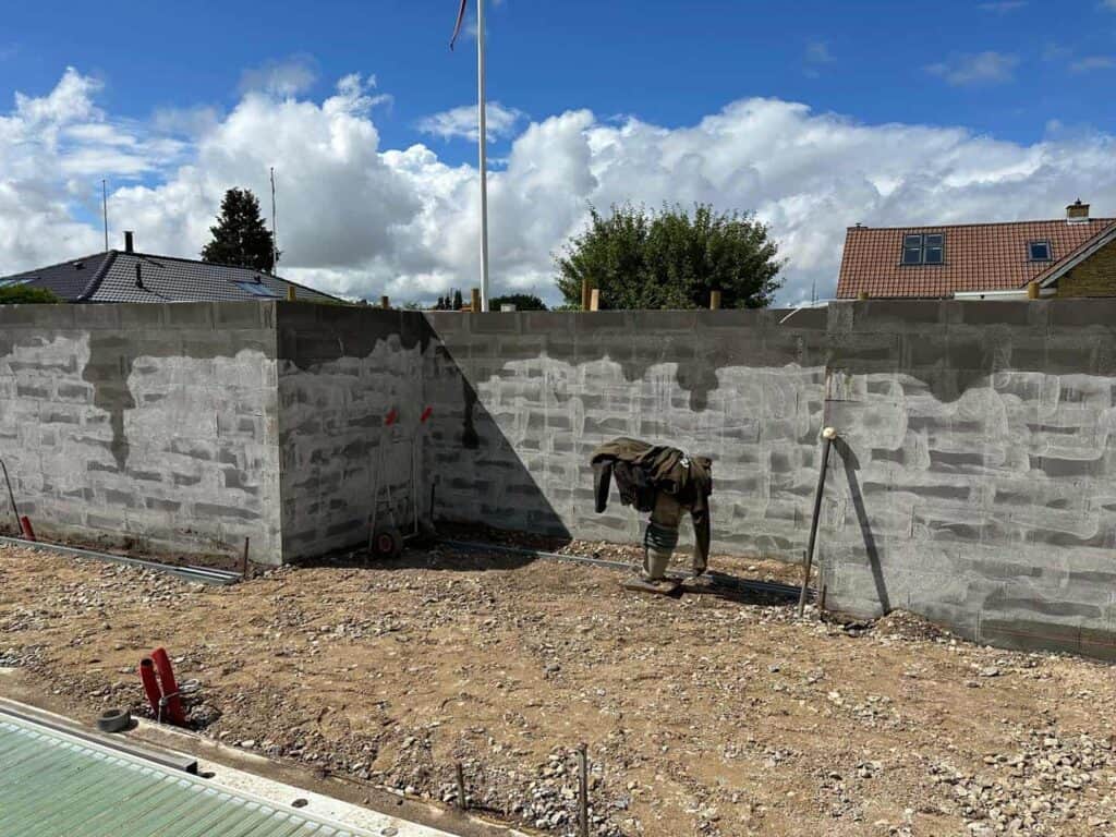 Murerarbejde af beton væg
