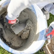 Grå mørtel eller beton